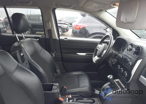 2015 Jeep Compass Latitude из США, поврежденный, VIN 1C4NJDEB8FD412768